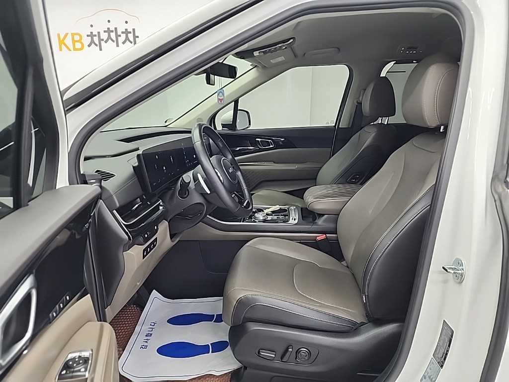 KIA Carnival - Vista 11