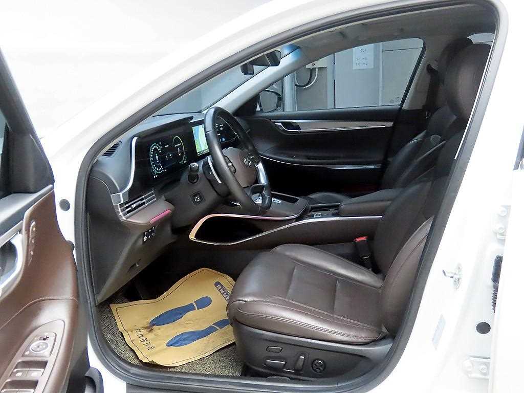 HYUNDAI Grandeur - Vista 5