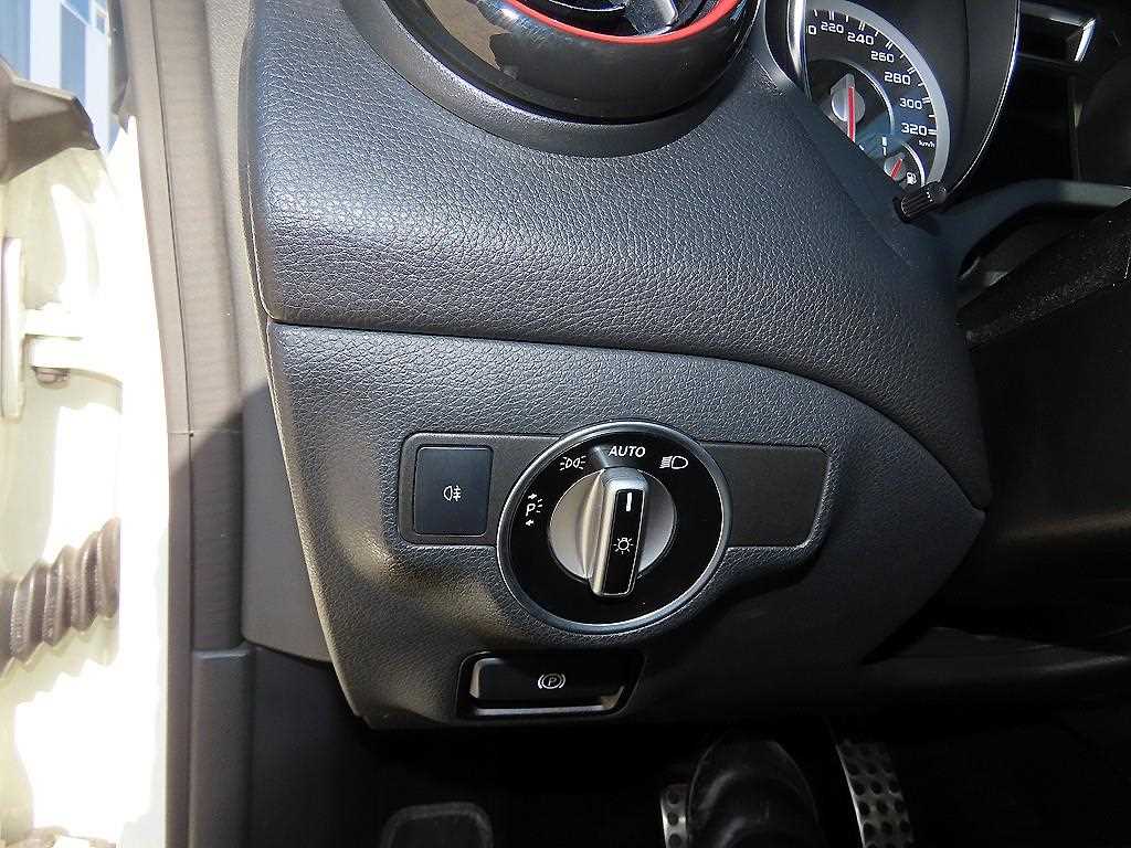 Mercedes Benz CLA Class - Vista 12