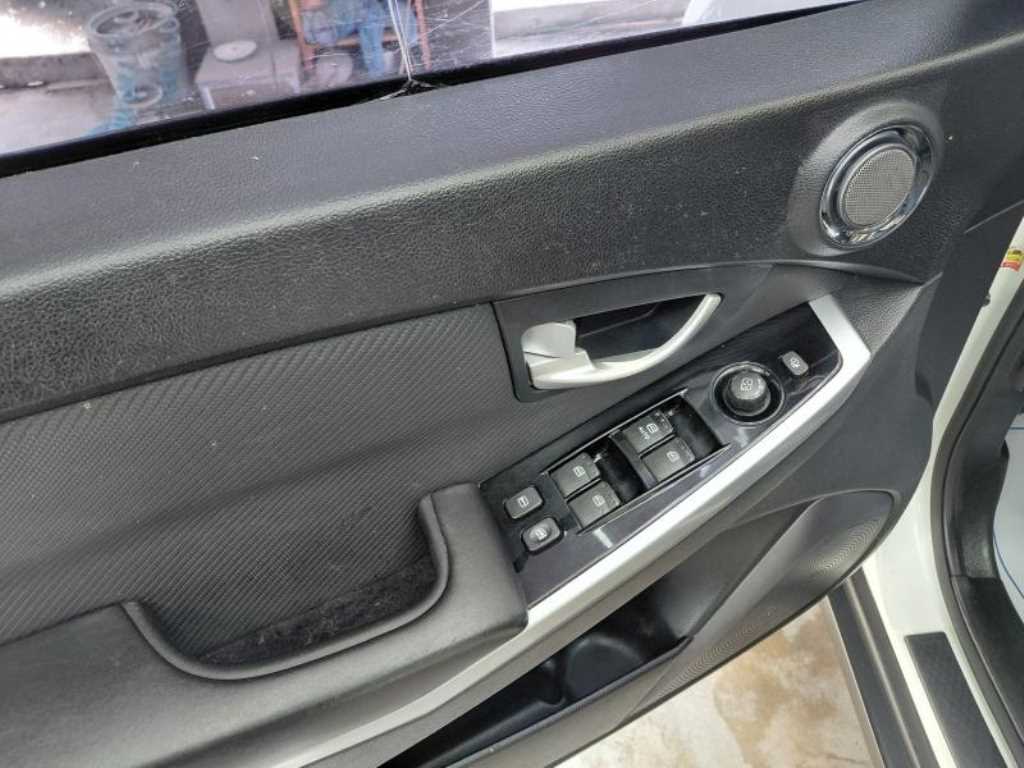 Ssangyong Korando - Vista 12