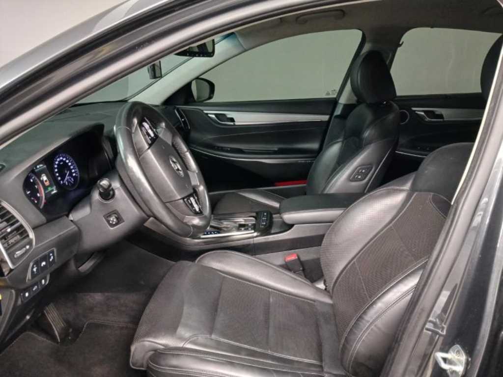 HYUNDAI Grandeur - Vista 6