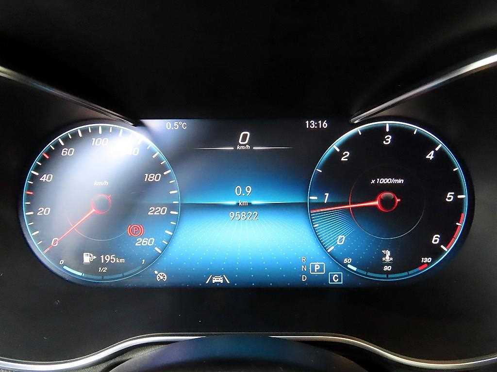 Mercedes Benz GLC Class - Vista 9