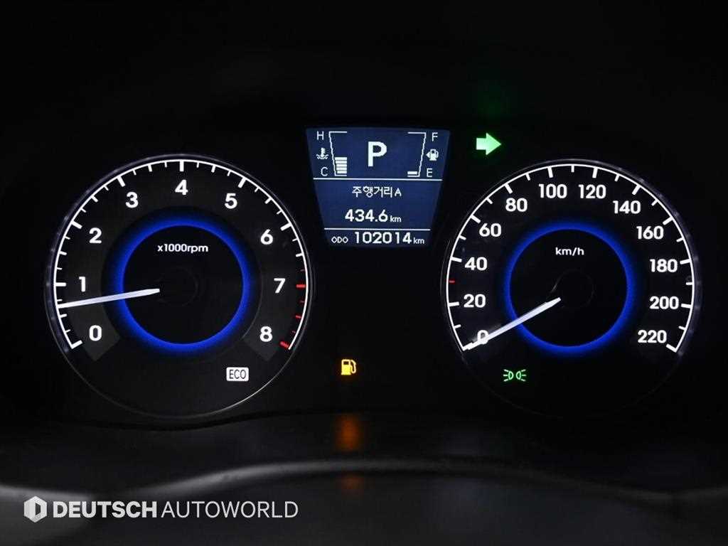 HYUNDAI Accent - Vista 8