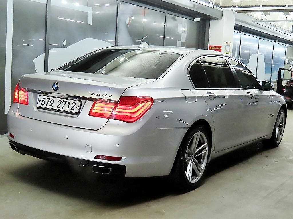 BMW 7 Series - Vista 4
