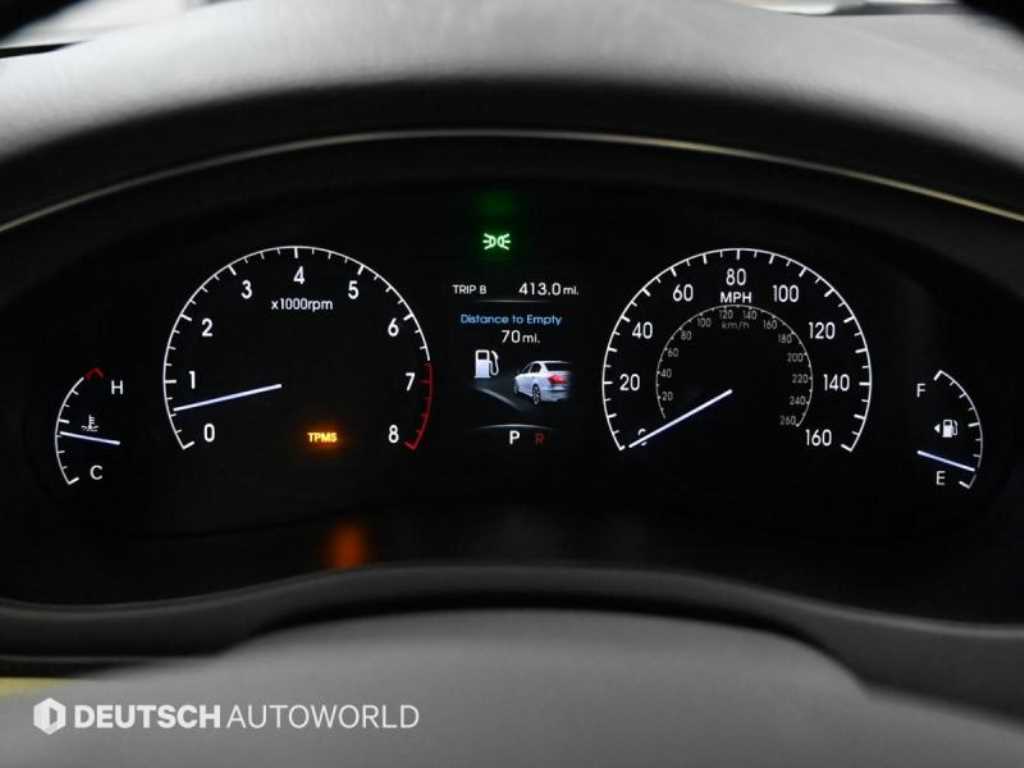 HYUNDAI Genesis - Vista 8