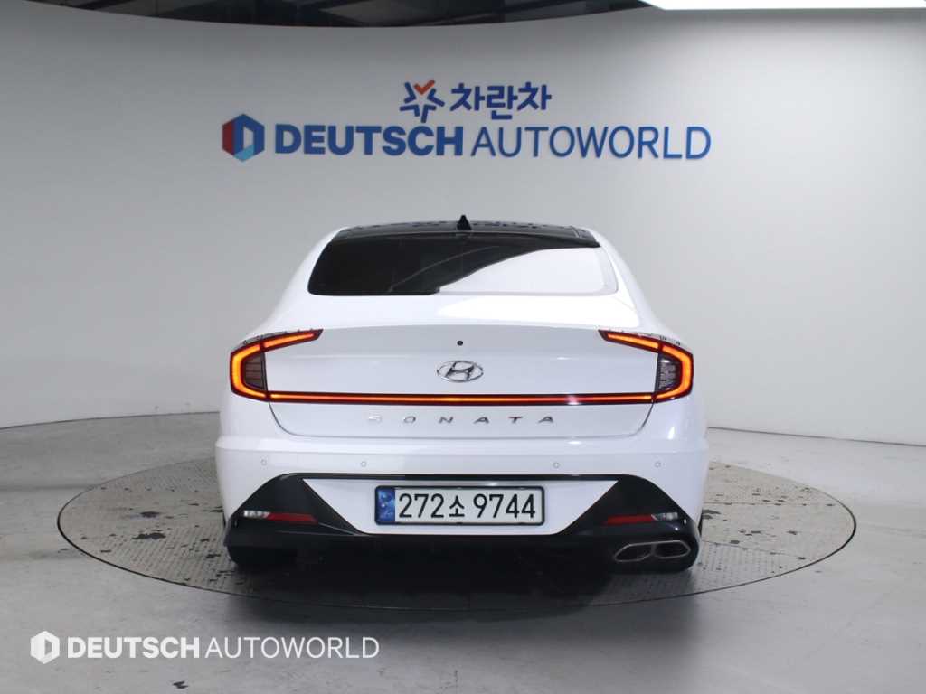 HYUNDAI Sonata - Vista 4