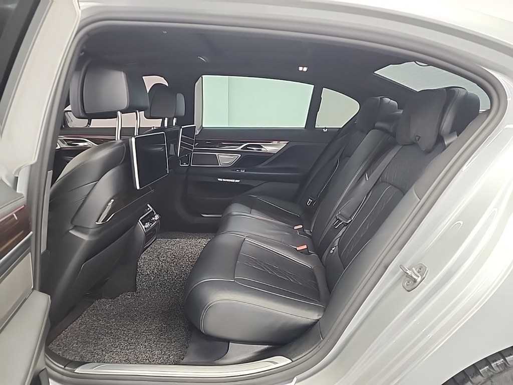 BMW 7 Series - Vista 12