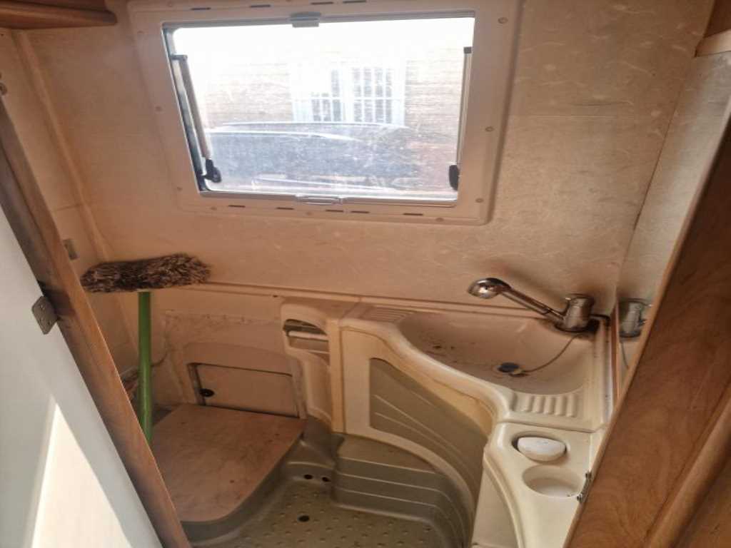 HYUNDAI Starex - Vista 12