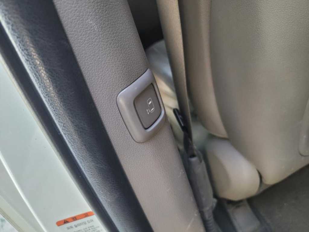 KIA Carnival - Vista 8