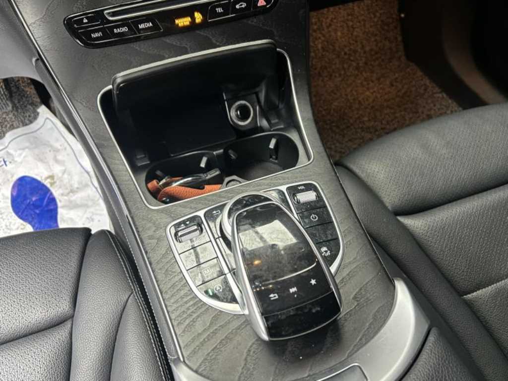 Mercedes Benz GLC Class - Vista 11