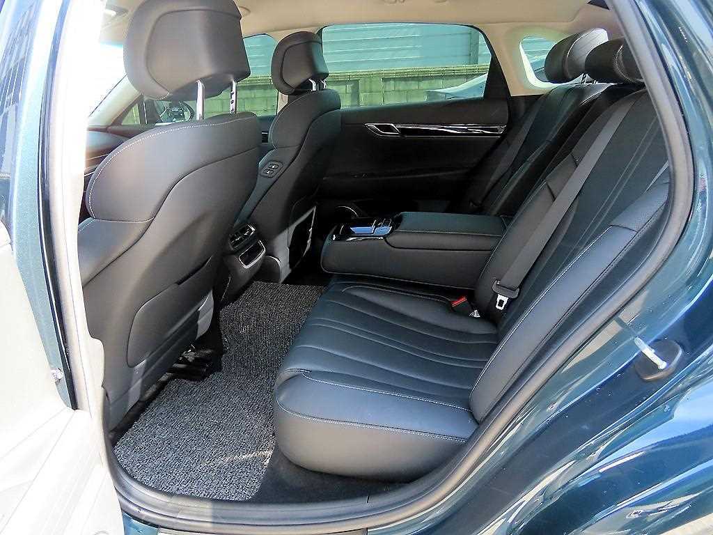 Genesis G80 - Vista 6