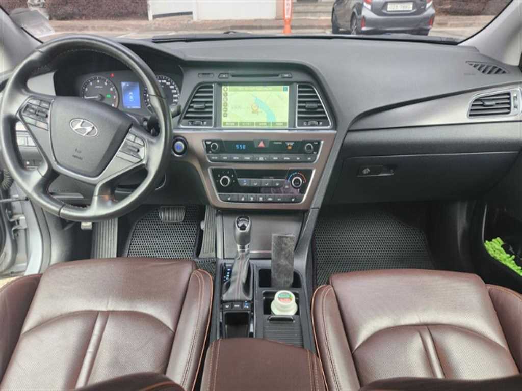 HYUNDAI Sonata - Vista 4