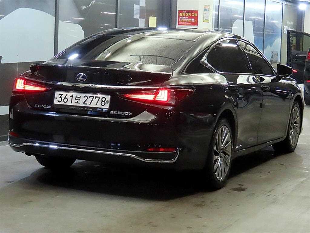 Lexus ES - Vista 4