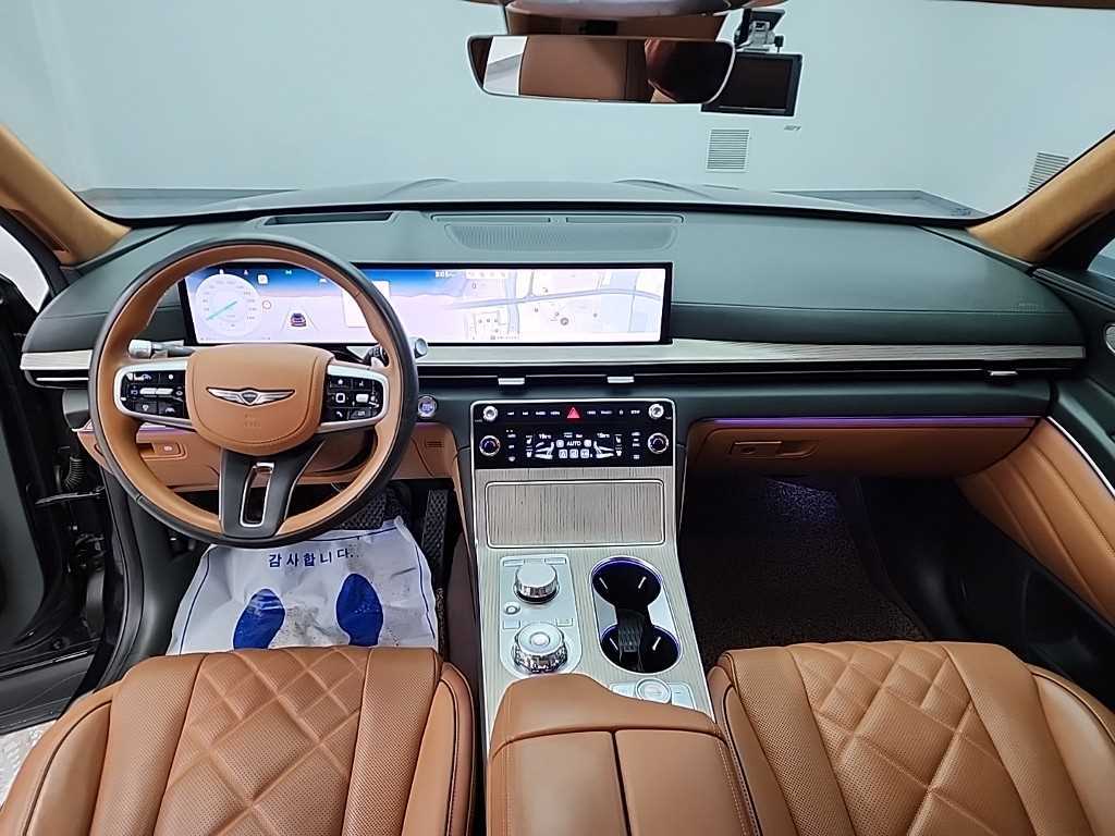 Genesis GV80 - Vista 8