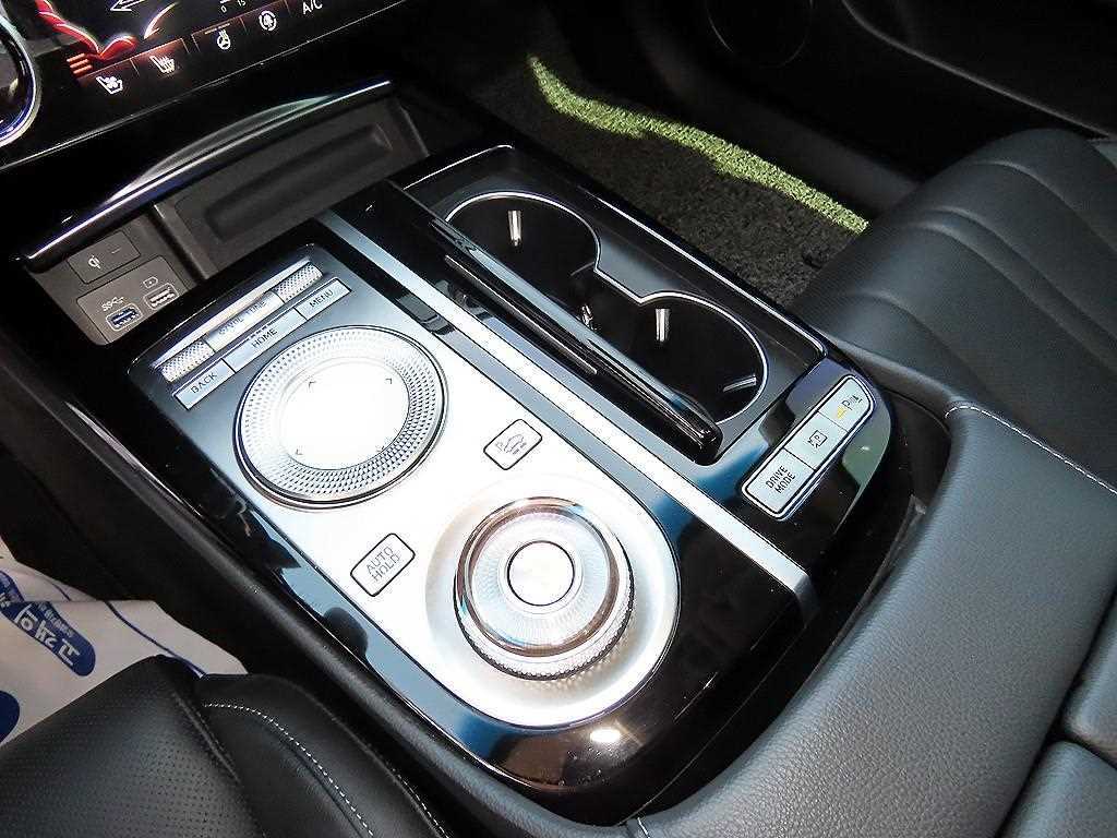 Genesis G80 - Vista 10