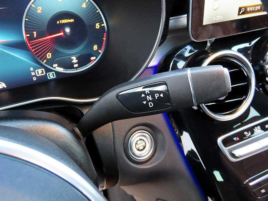 Mercedes Benz GLC Class - Vista 11