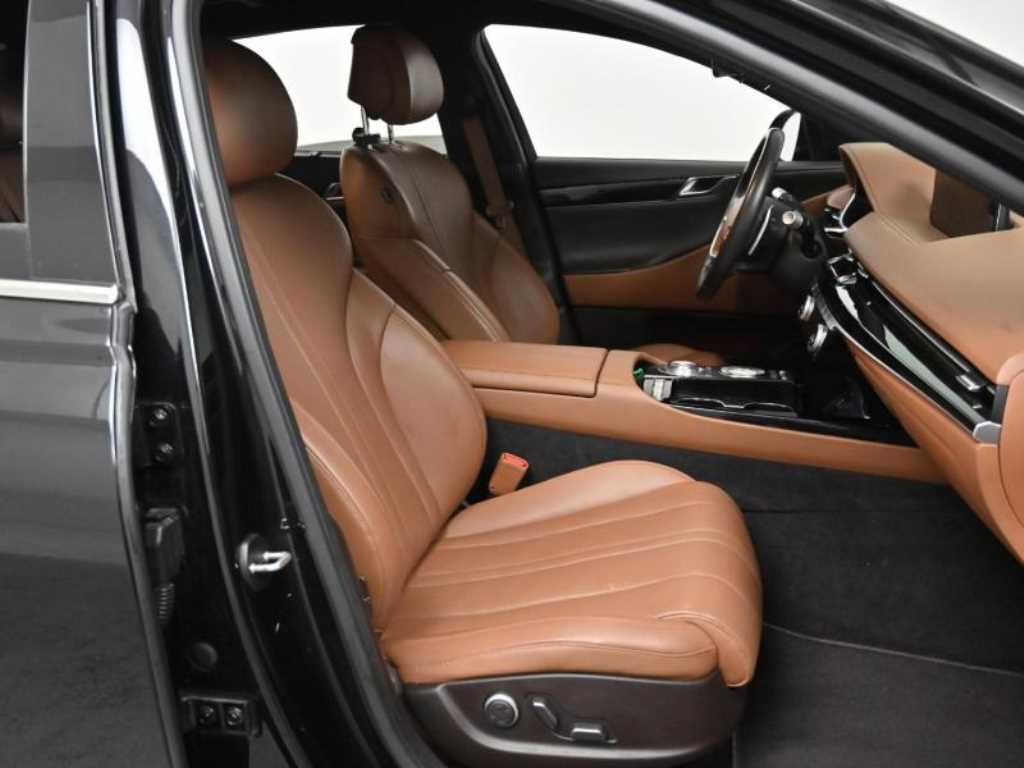 Genesis G80 - Vista 10