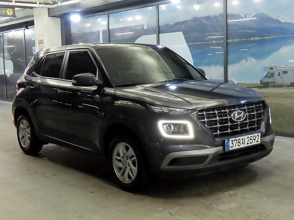 HYUNDAI Venue