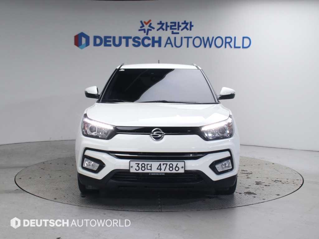 Ssangyong Tivoli - Vista 3