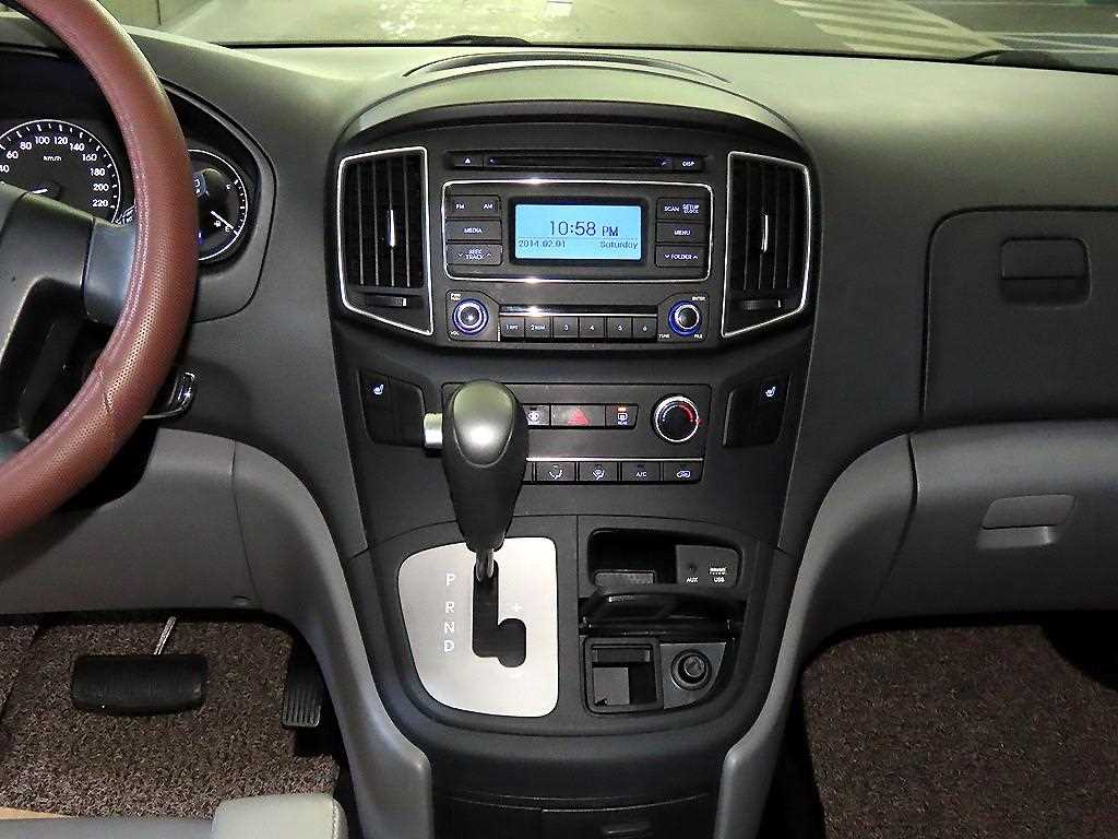 HYUNDAI Starex - Vista 11