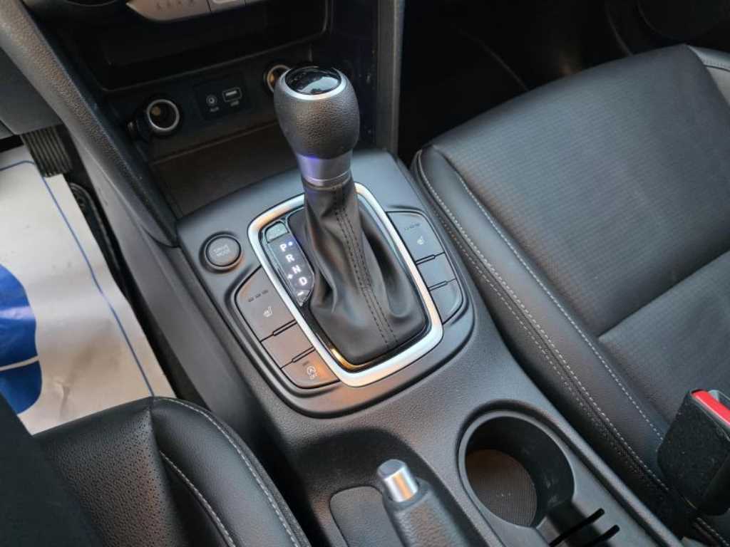 HYUNDAI Kona - Vista 12