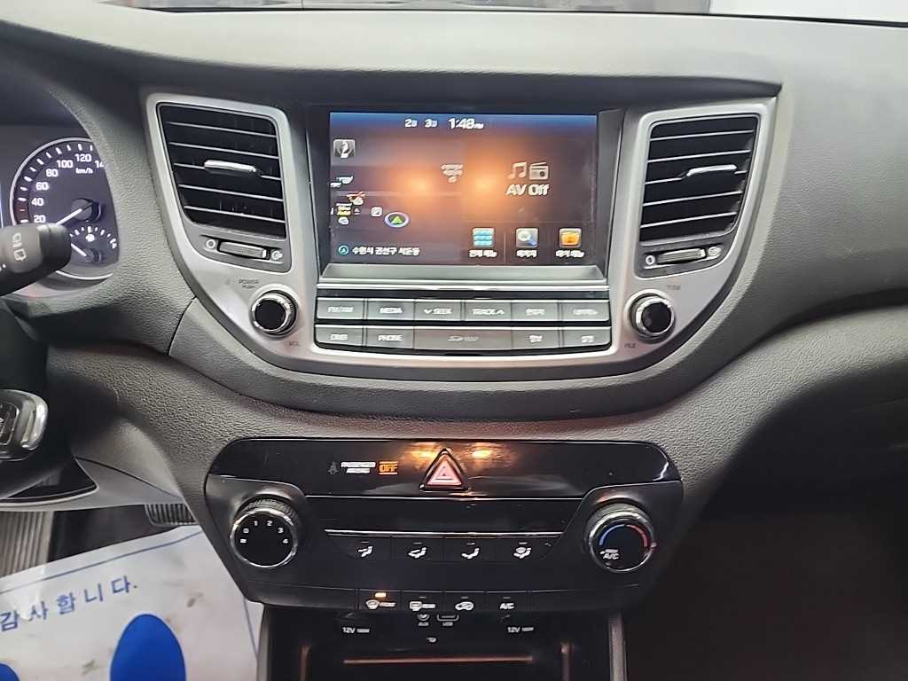 HYUNDAI Tucson - Vista 10