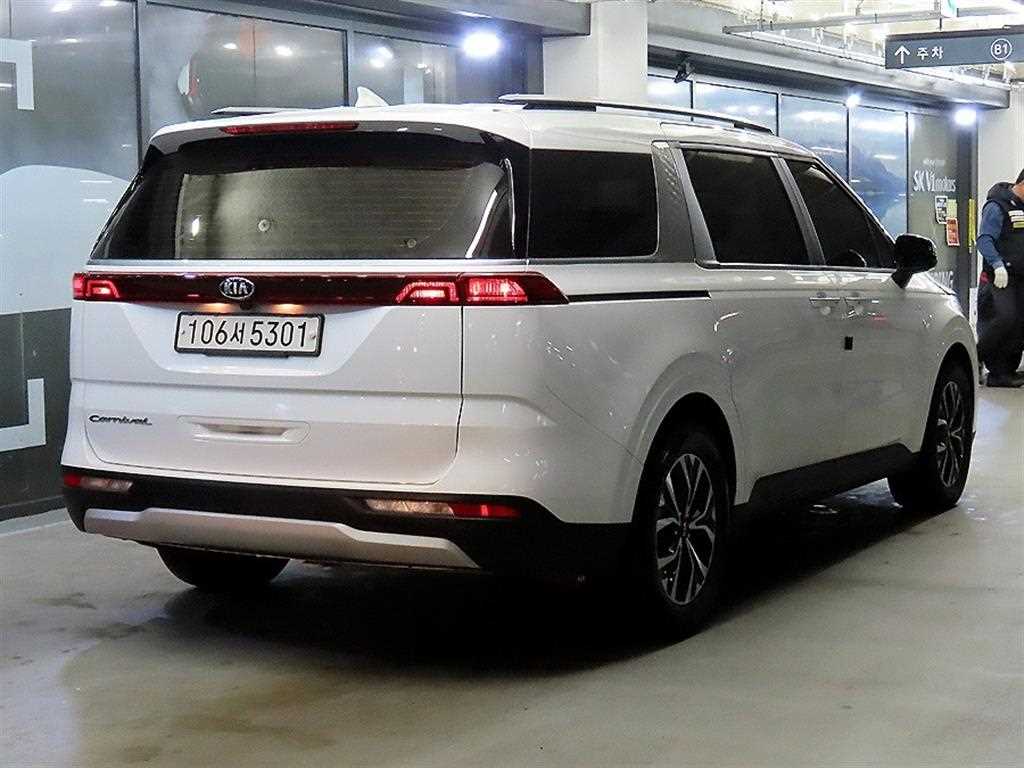 KIA Carnival - Vista 4