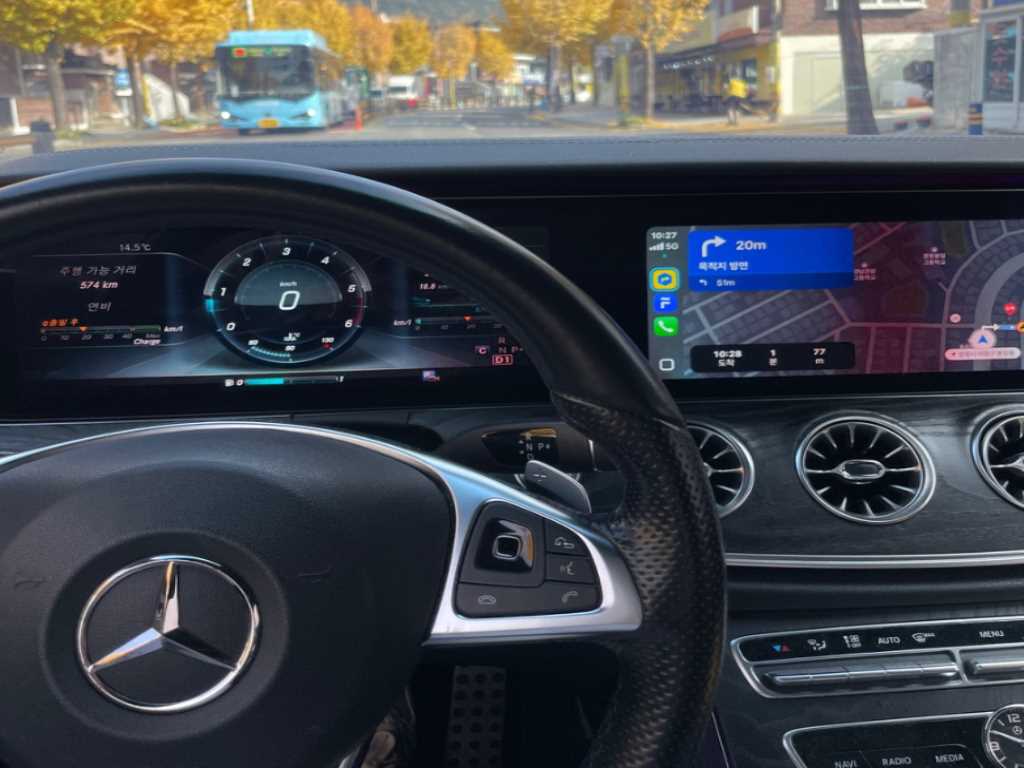 Mercedes Benz E class - Vista 3