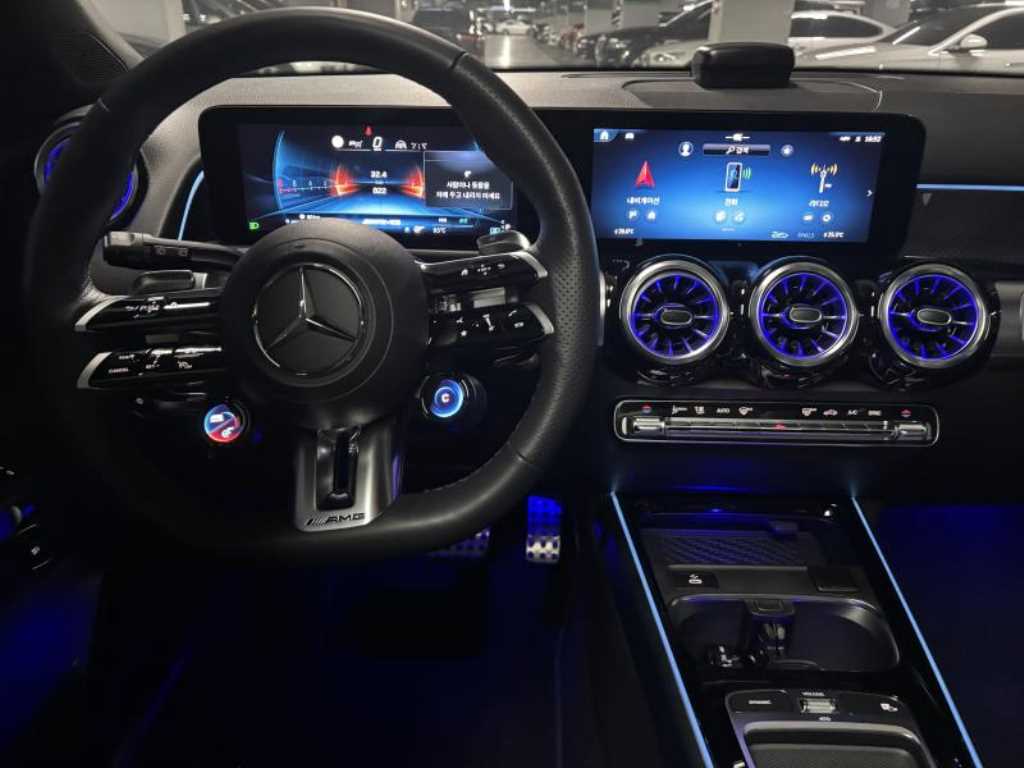 Mercedes Benz GLB Class - Vista 9