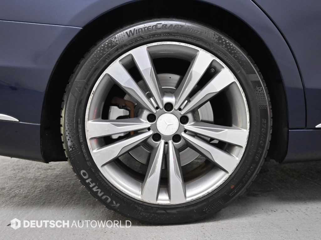 Mercedes Benz S Class - Vista 5