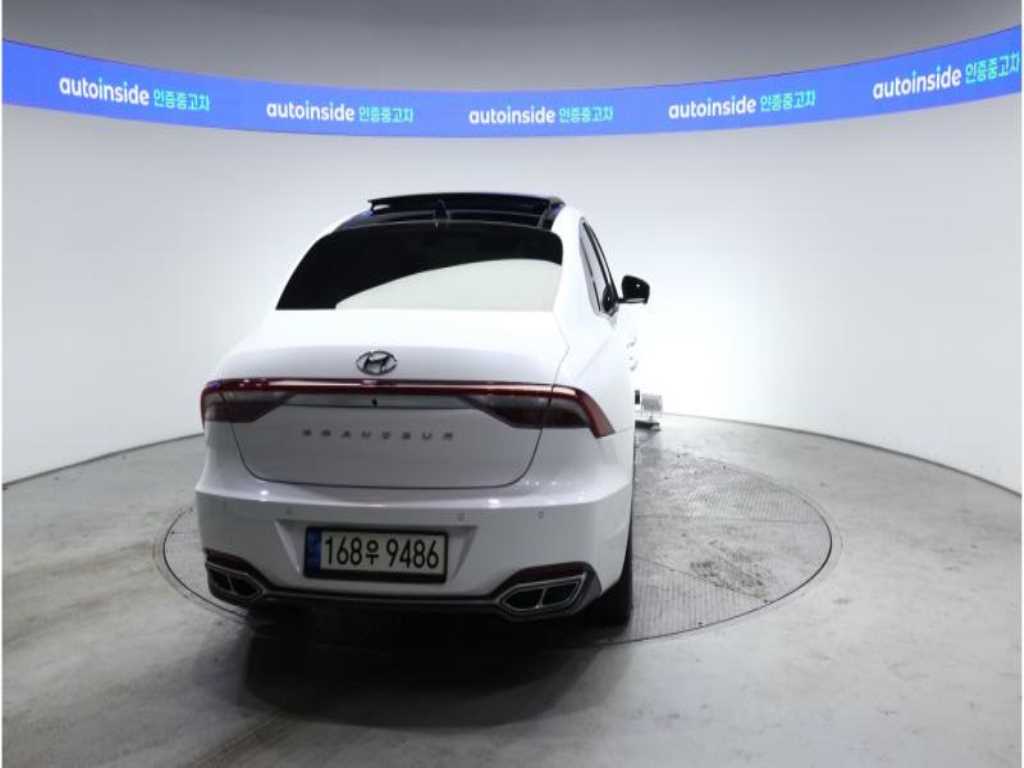 HYUNDAI Grandeur - Vista 4