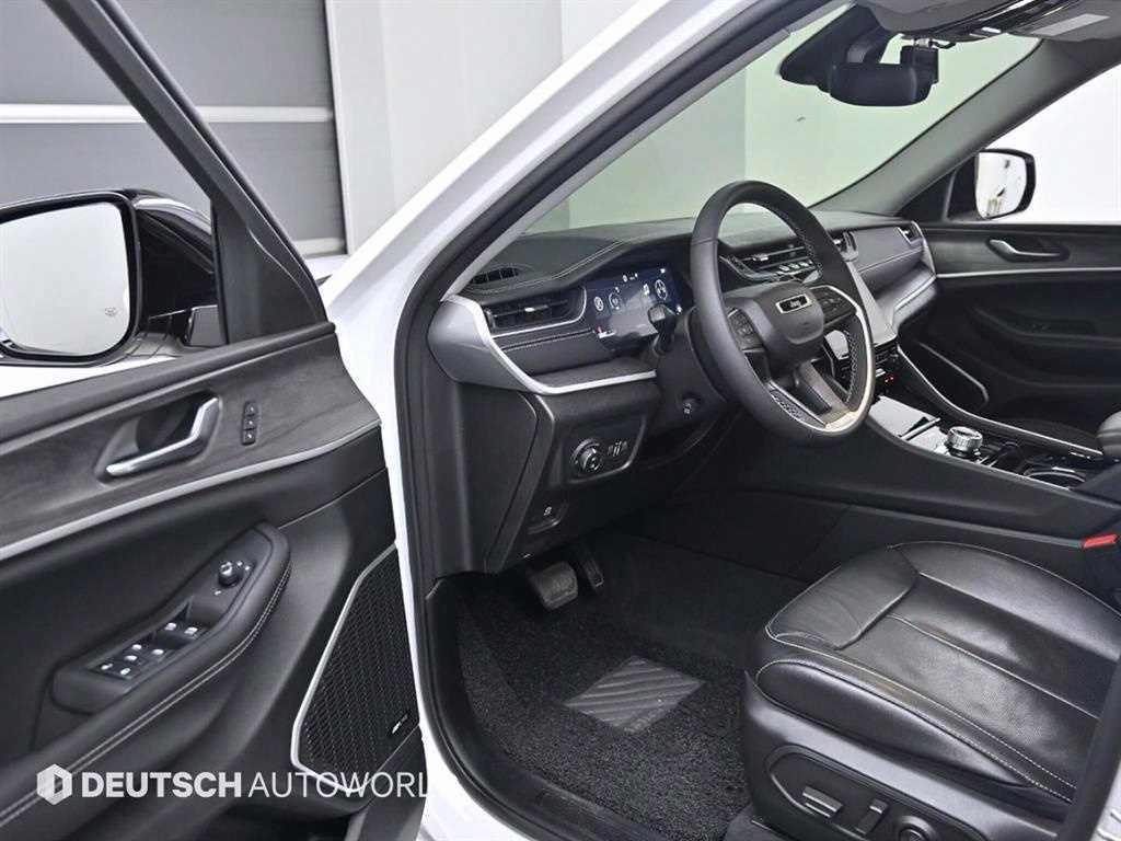 Jeep Cherokee - Vista 11