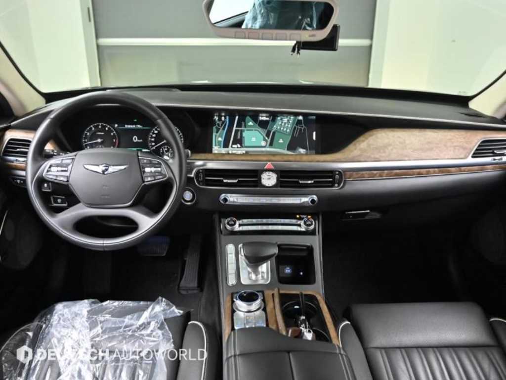 Genesis G90 - Vista 7