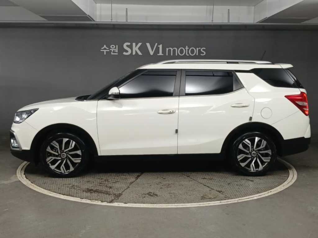 Ssangyong Tivoli - Vista 4