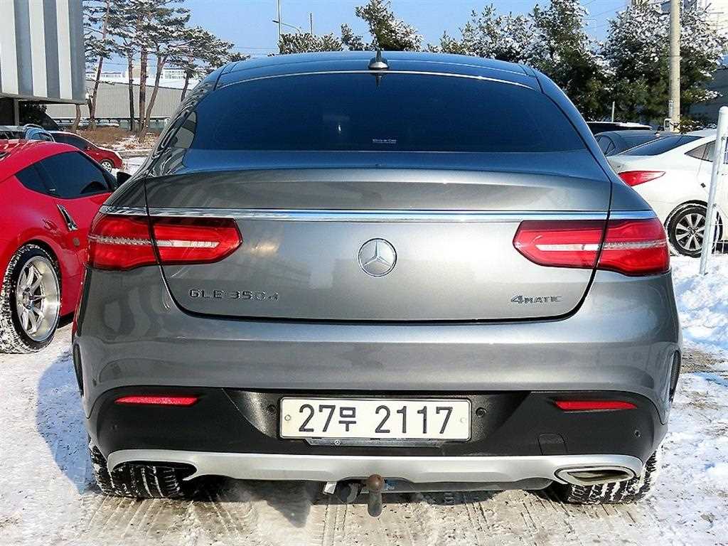 Mercedes Benz GLE Class - Vista 4