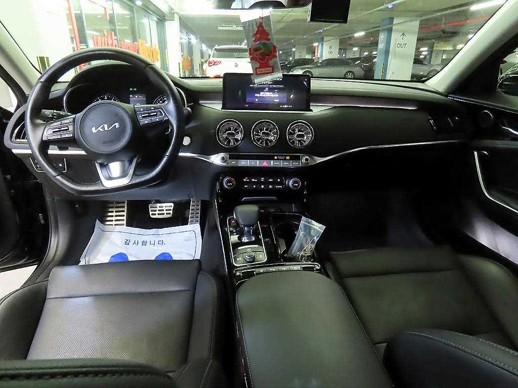 KIA Stinger - Vista 10