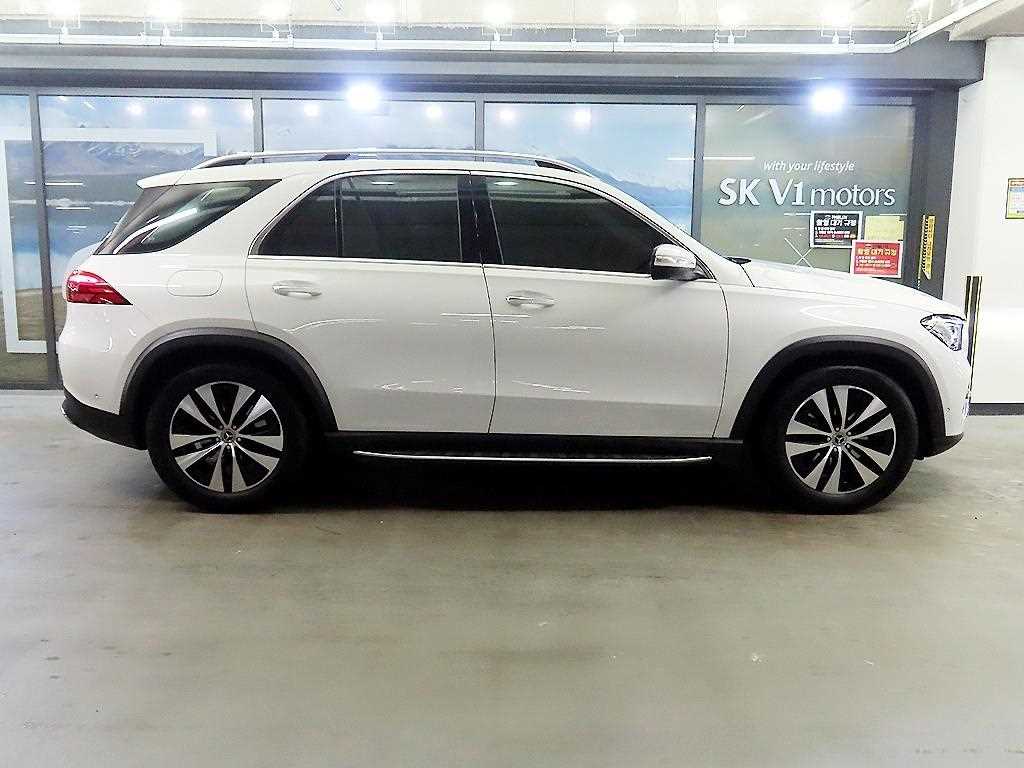 Mercedes Benz GLE Class - Vista 3