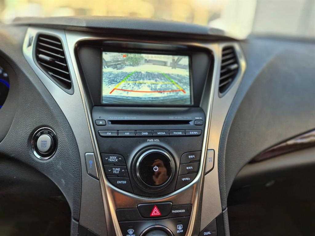 HYUNDAI Grandeur - Vista 9