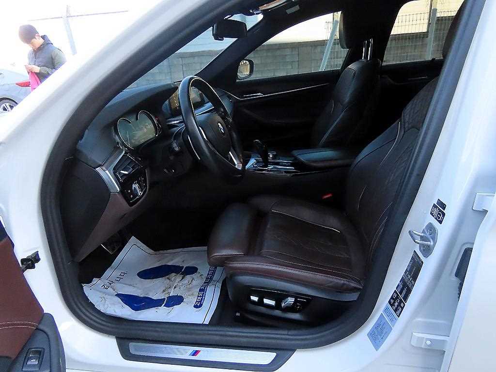 BMW 5 Series - Vista 5