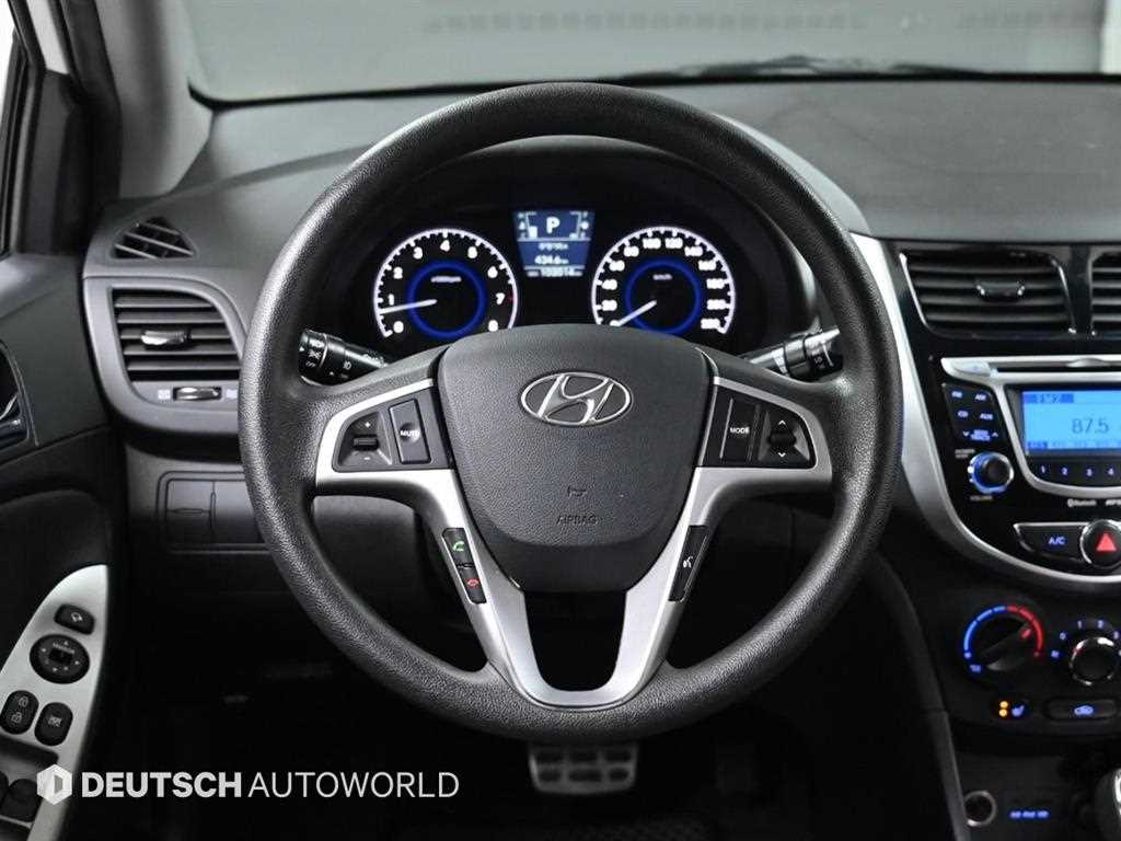 HYUNDAI Accent 2011 Blanco - Importación desde Corea - HF Imports Iquique - Foto 13