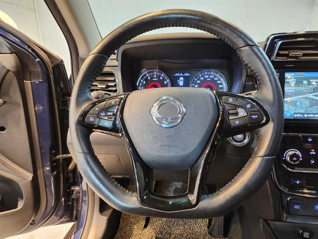 Ssangyong Tivoli - Vista 9