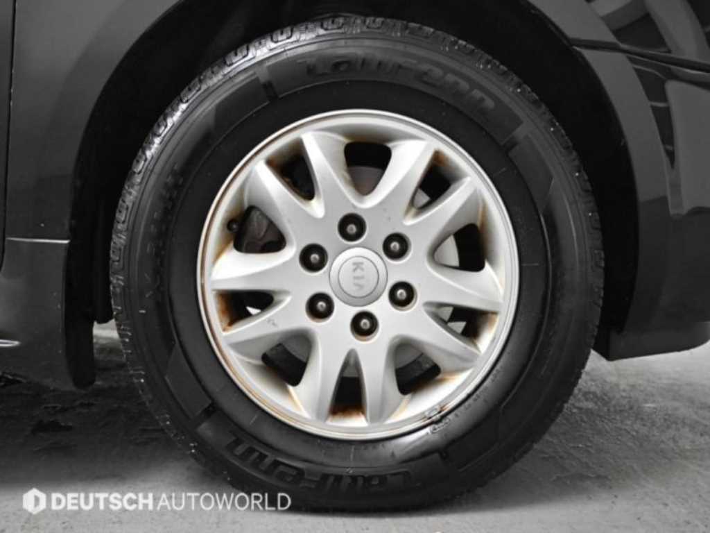 KIA Carnival - Vista 5