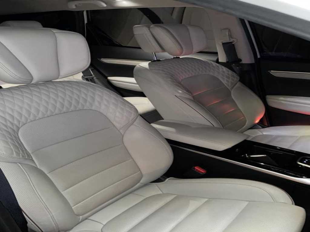 SAMSUNG QM6 - Vista 10