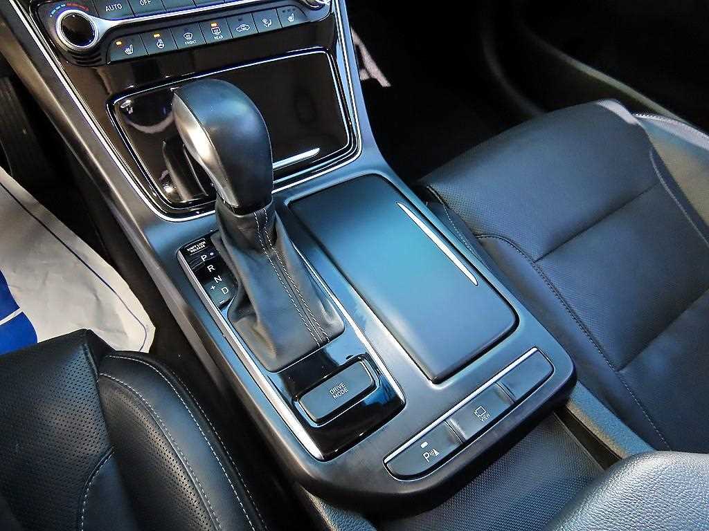 HYUNDAI Grandeur - Vista 10