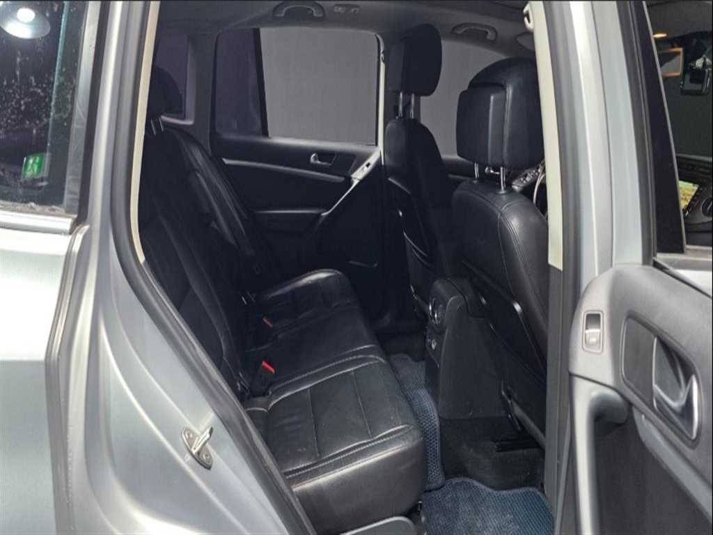 Volkswagen Tiguan - Vista 12