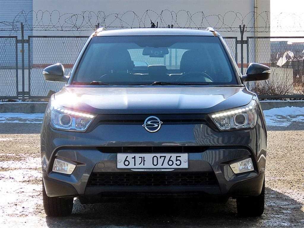 Ssangyong Tivoli 2016 Gris - Importación desde Corea - HF Imports Iquique - Foto 1
