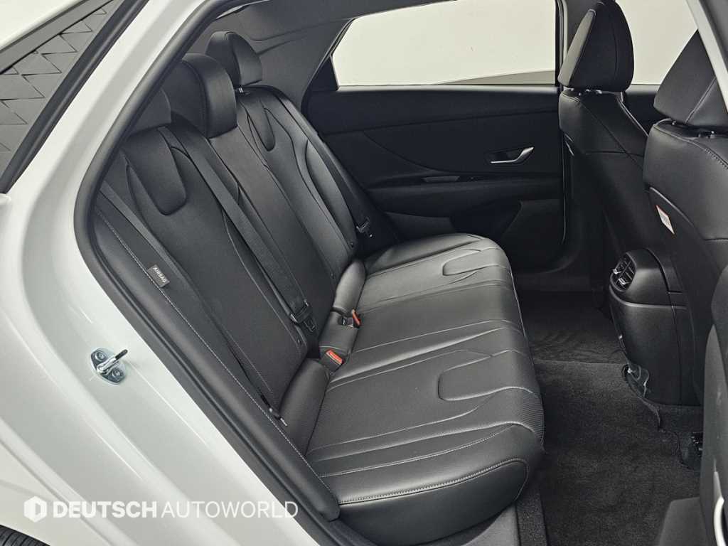 HYUNDAI Avante - Vista 12