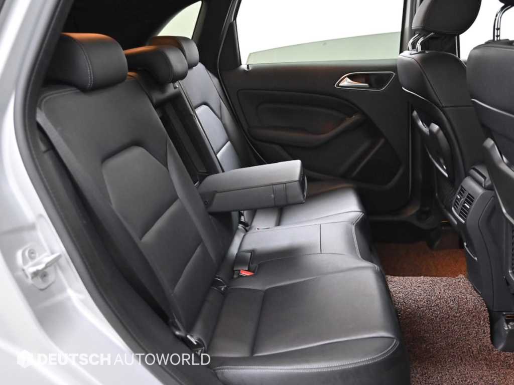 Mercedes Benz B Class (MY B) - Vista 12