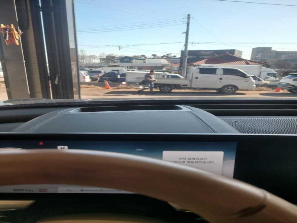 Genesis GV60 - Vista 8