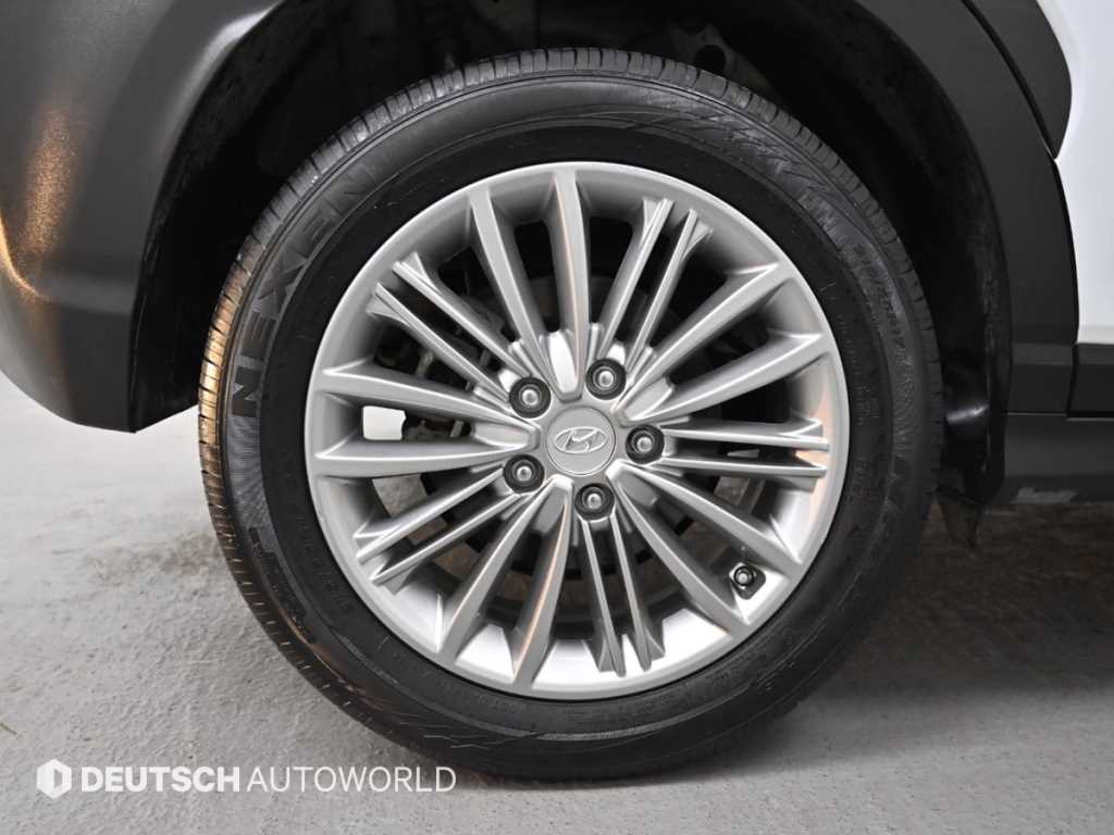 HYUNDAI Kona - Vista 5